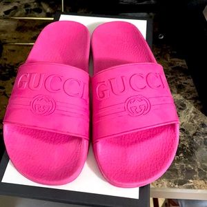 Gucci pink slides